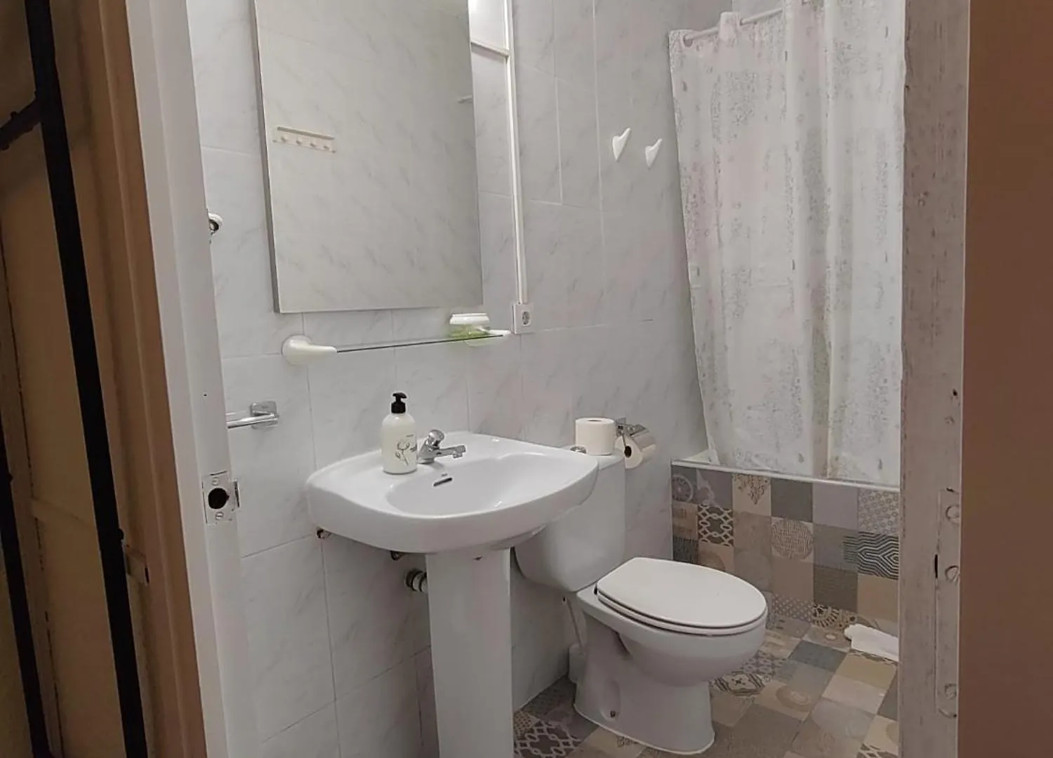 Guest house Hostal Dragonflybcn Barcelona