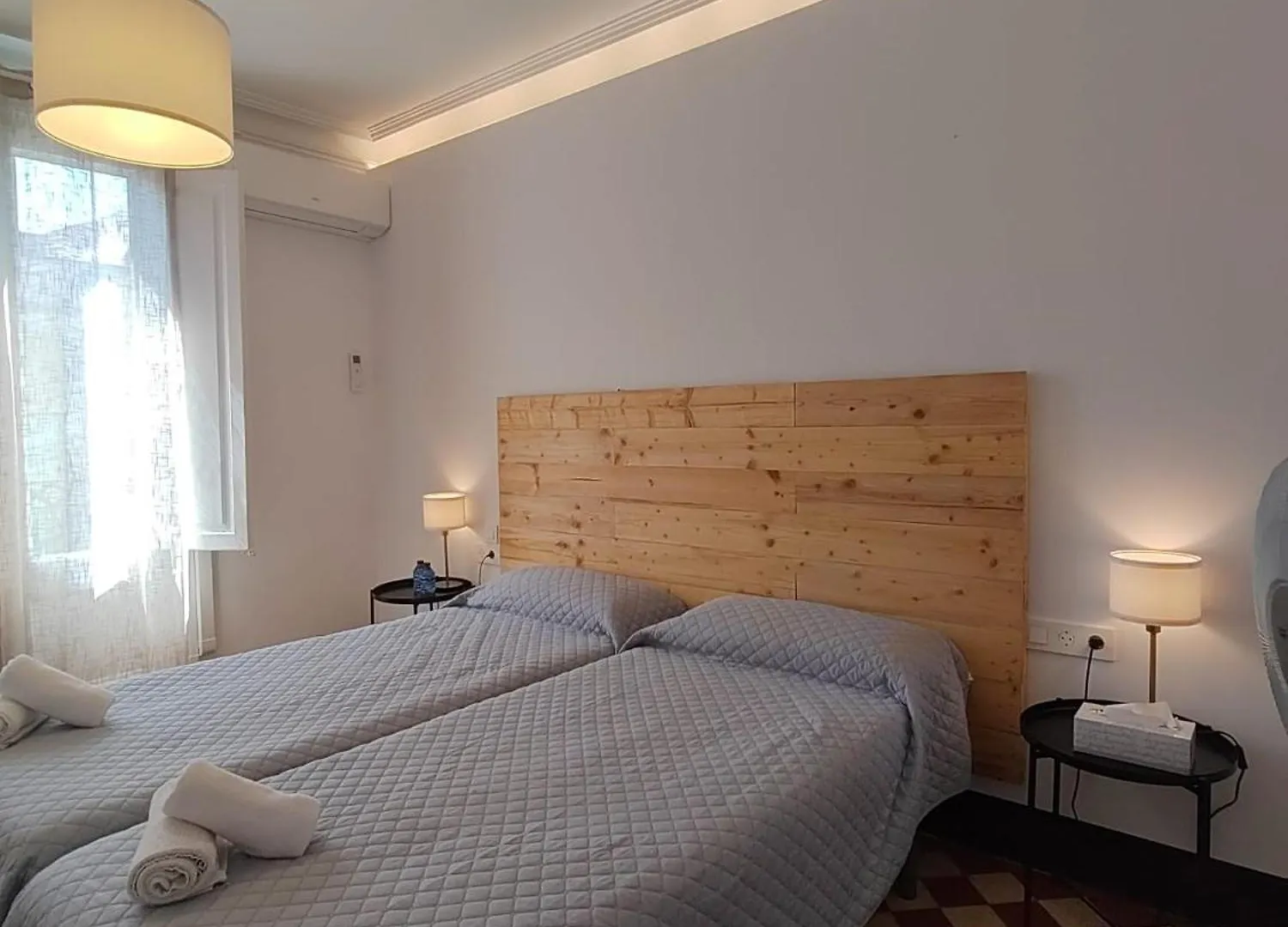 Hostal Dragonflybcn Barcelona Spain